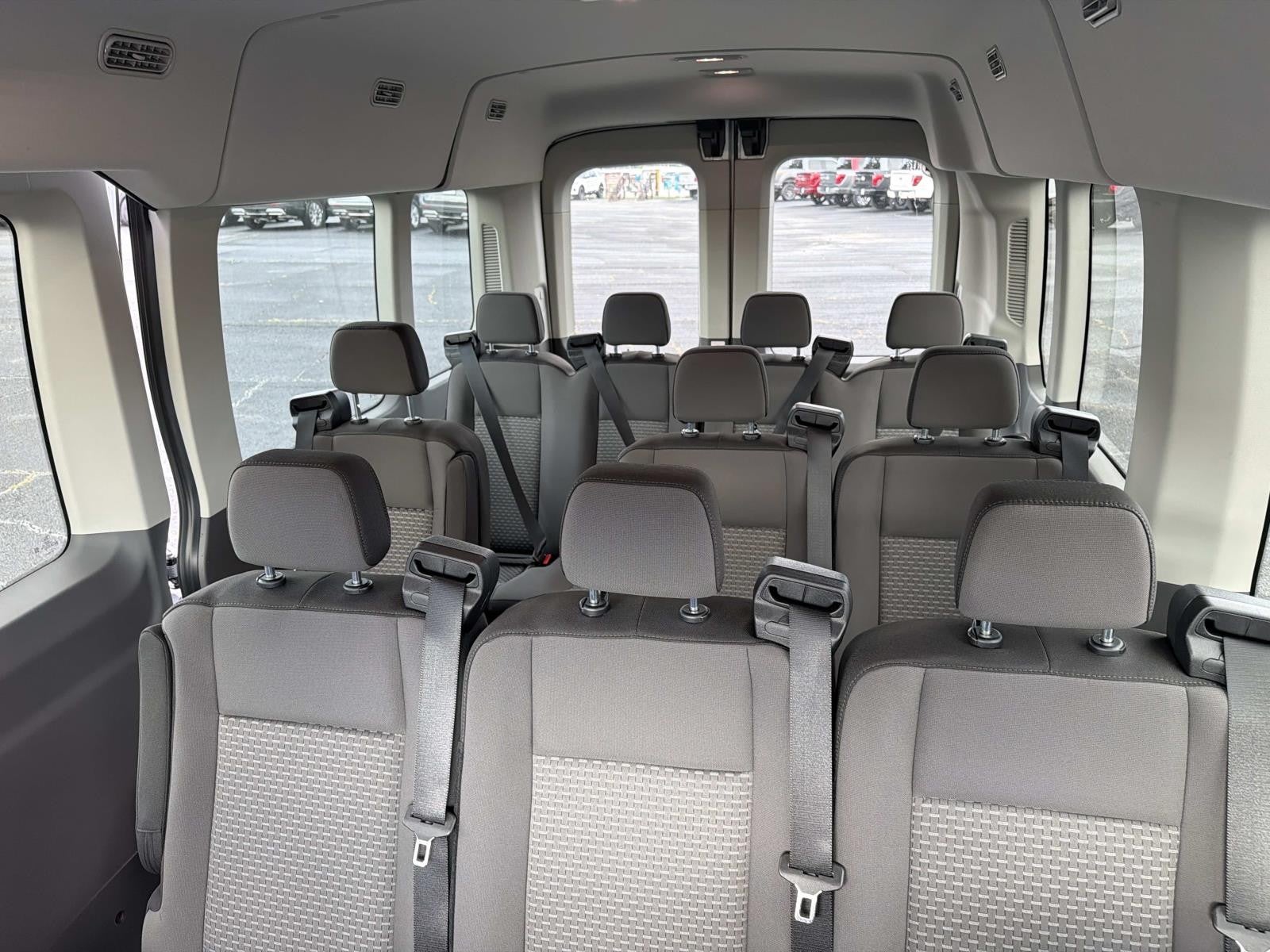 2026 Ford Transit Passenger Wagon T-350 148 MED ROOF XL RW
