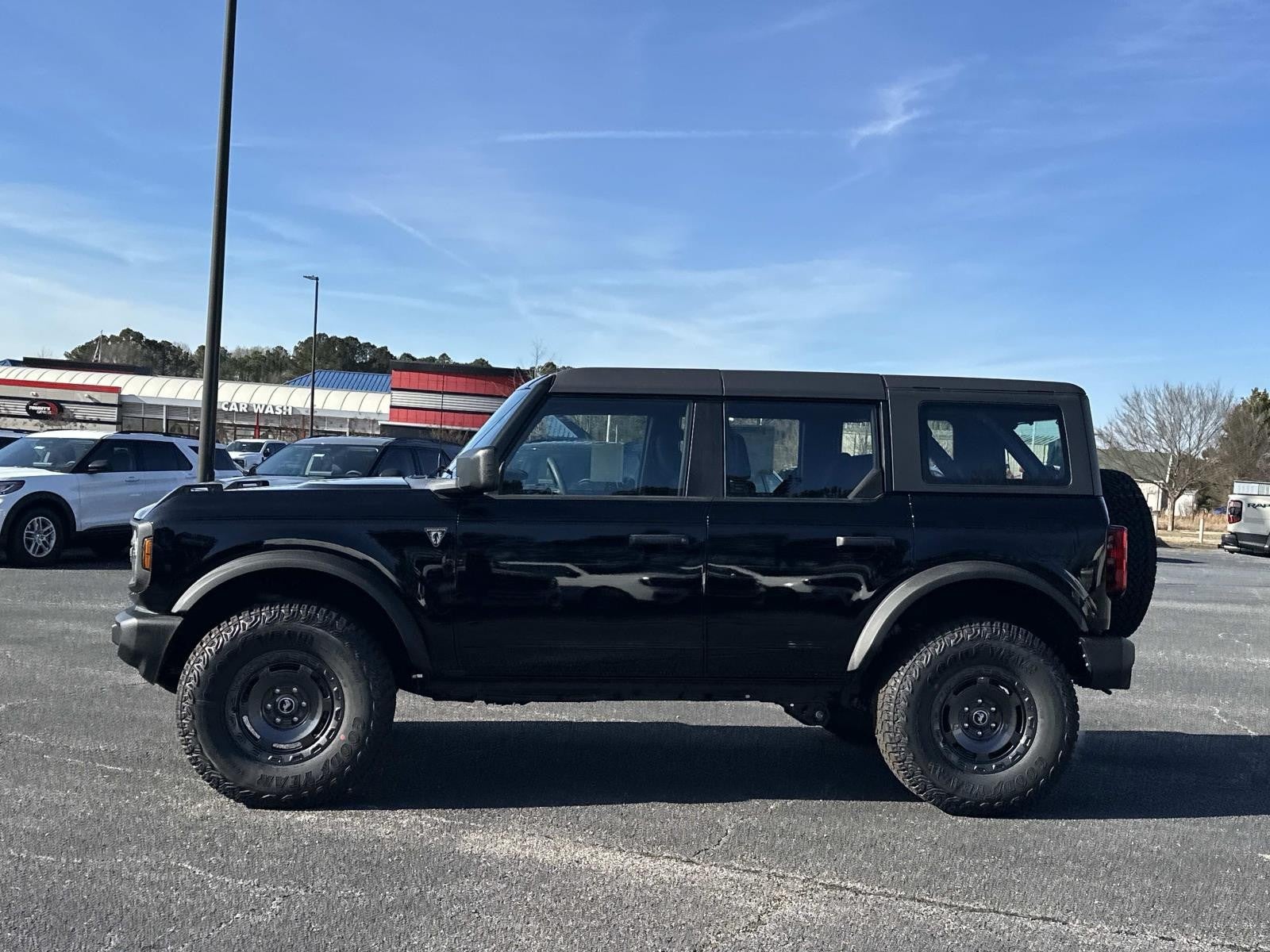2025 Ford Bronco BASE 4 DOOR 4X4
