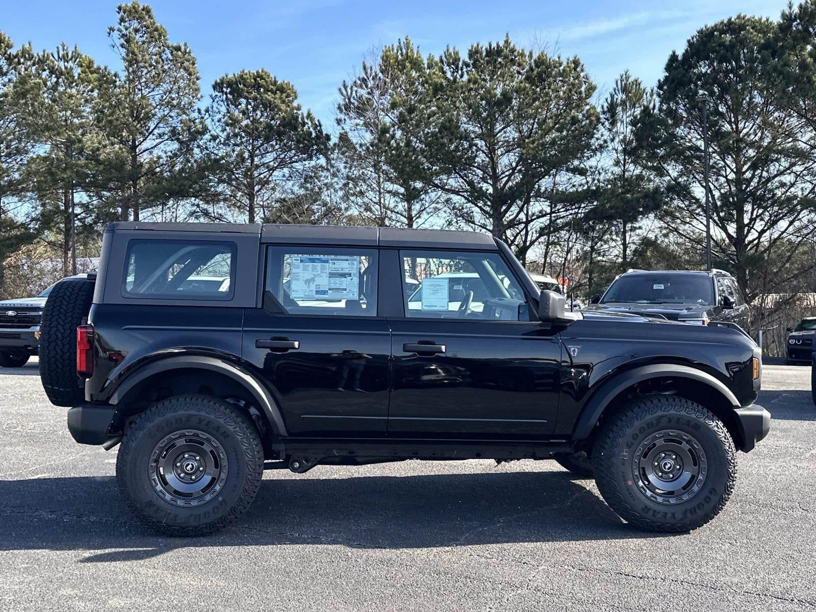 2025 Ford Bronco BASE 4 DOOR 4X4