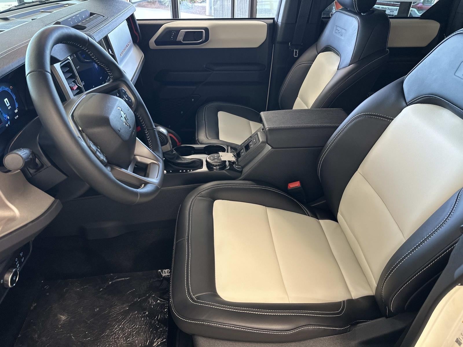 2025 Ford Bronco OUTER BANKS 4 DOOR 4X4