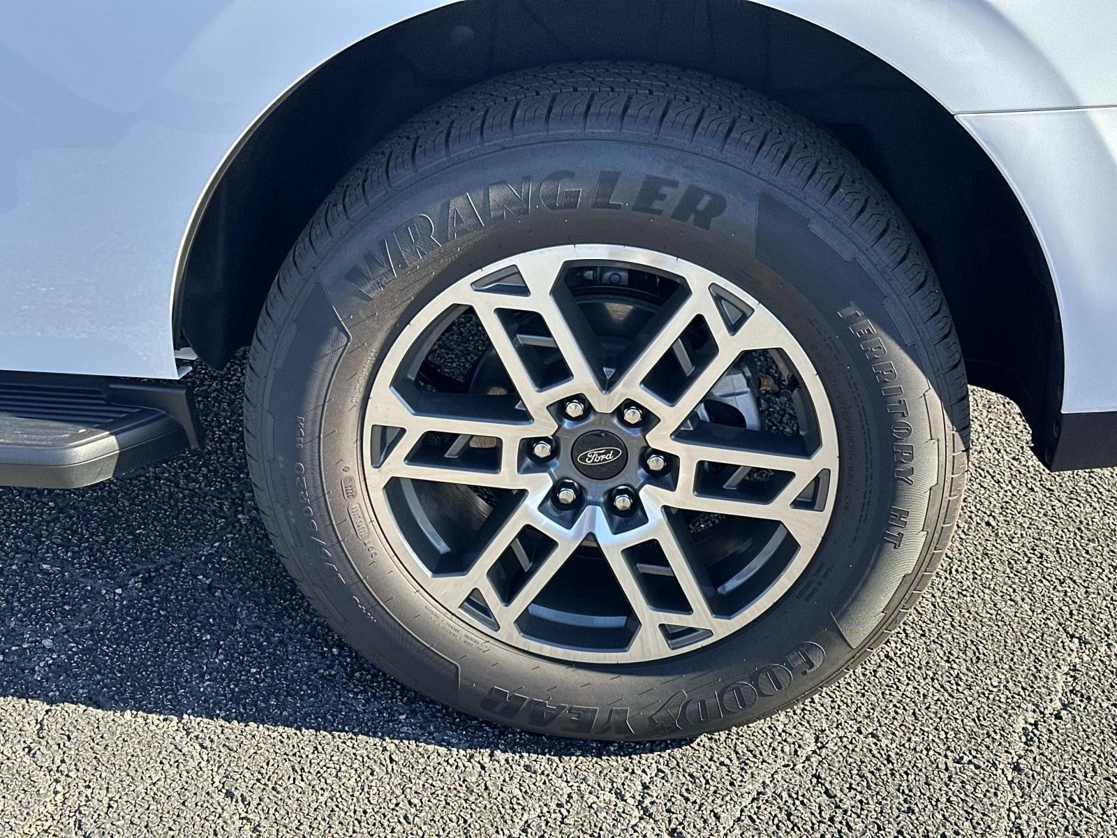 2025 Ford Expedition ACTIVE 4X2