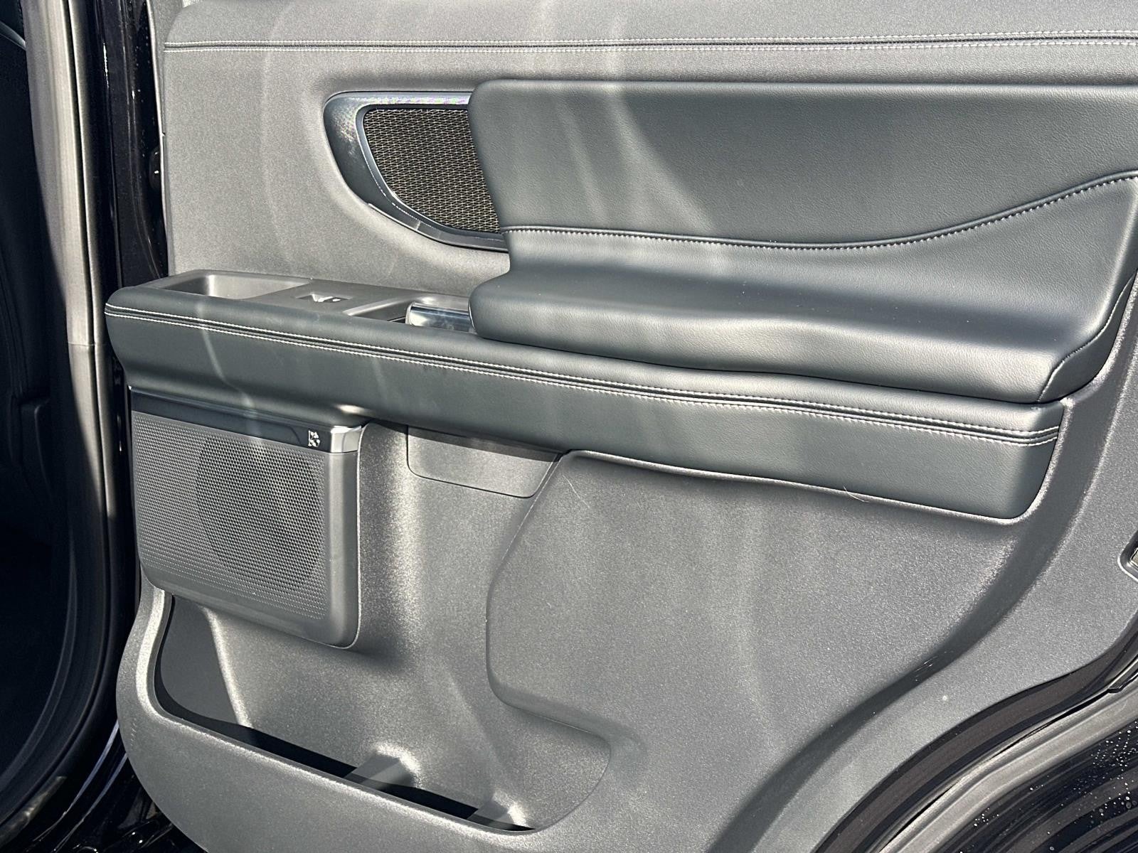 2026 Ford Expedition PLATINUM 4X4