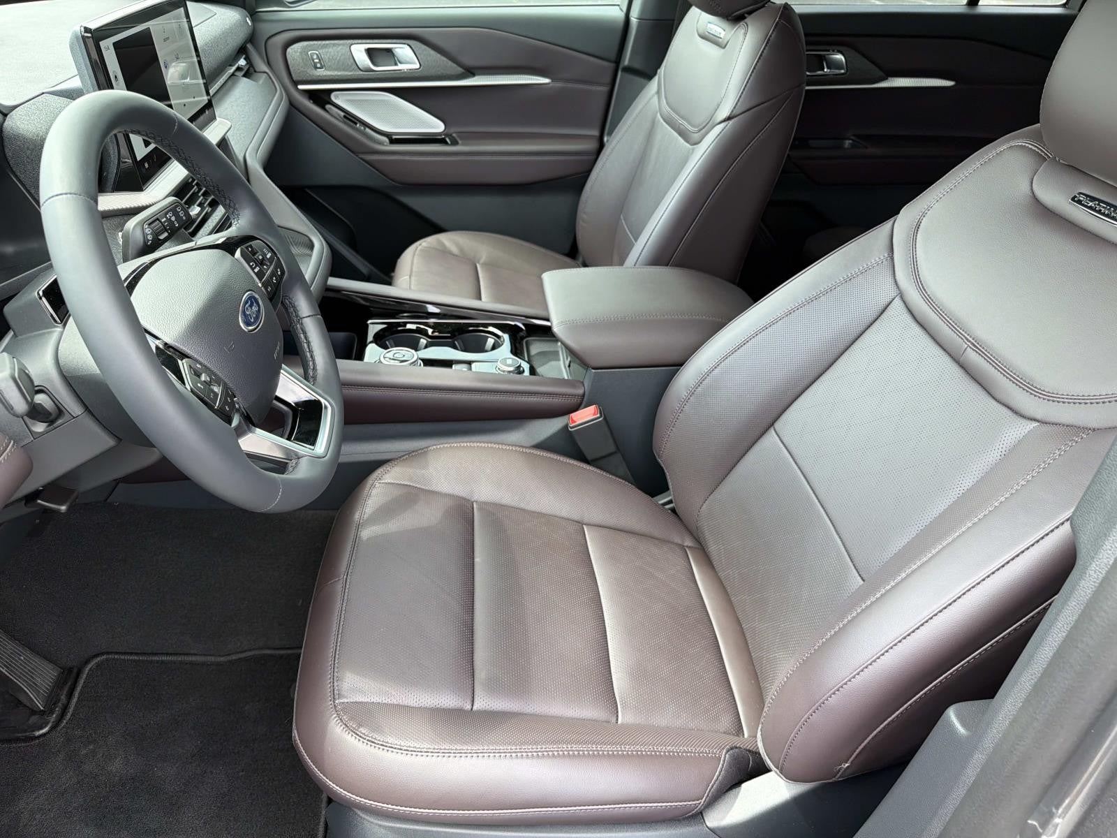 2026 Ford Explorer PLATINUM RWD