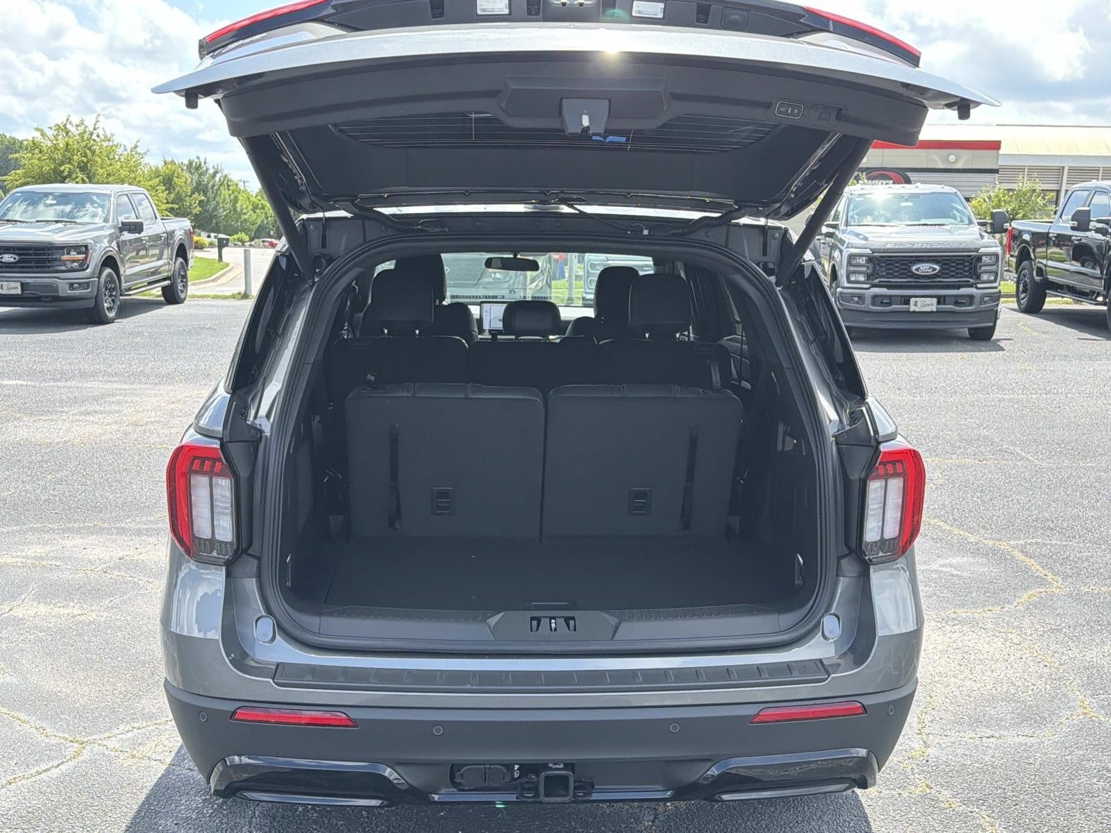 2026 Ford Explorer ST-LINE RWD