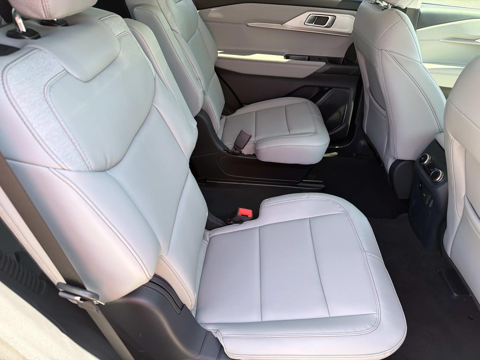 2026 Ford Explorer ACTIVE W/200A PKG 4WD