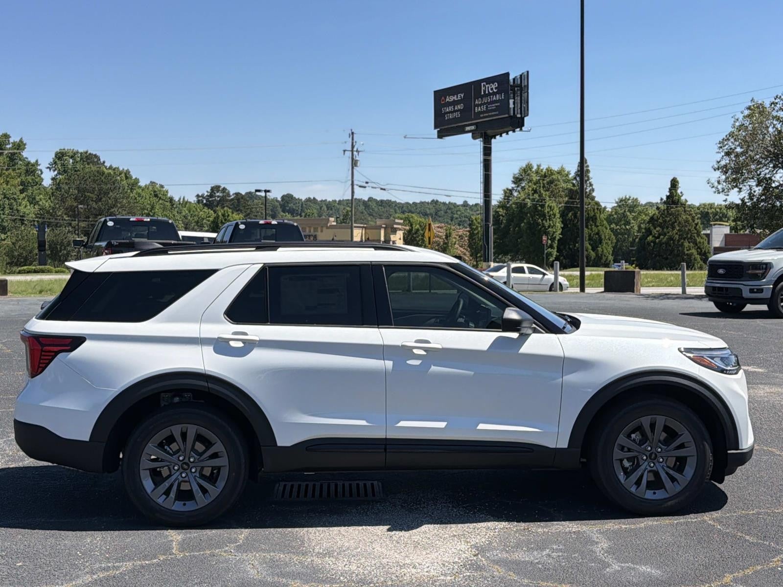 2026 Ford Explorer ACTIVE W/200A PKG 4WD