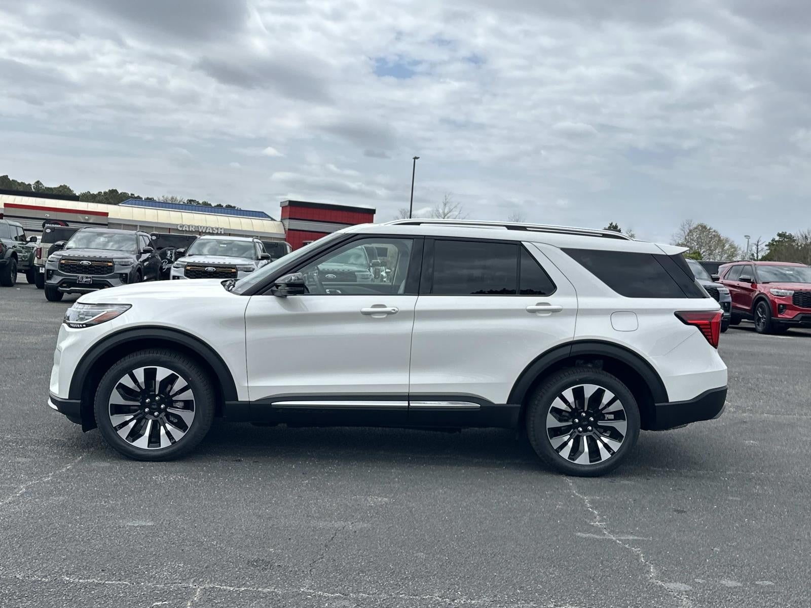 2026 Ford Explorer PLATINUM 4WD
