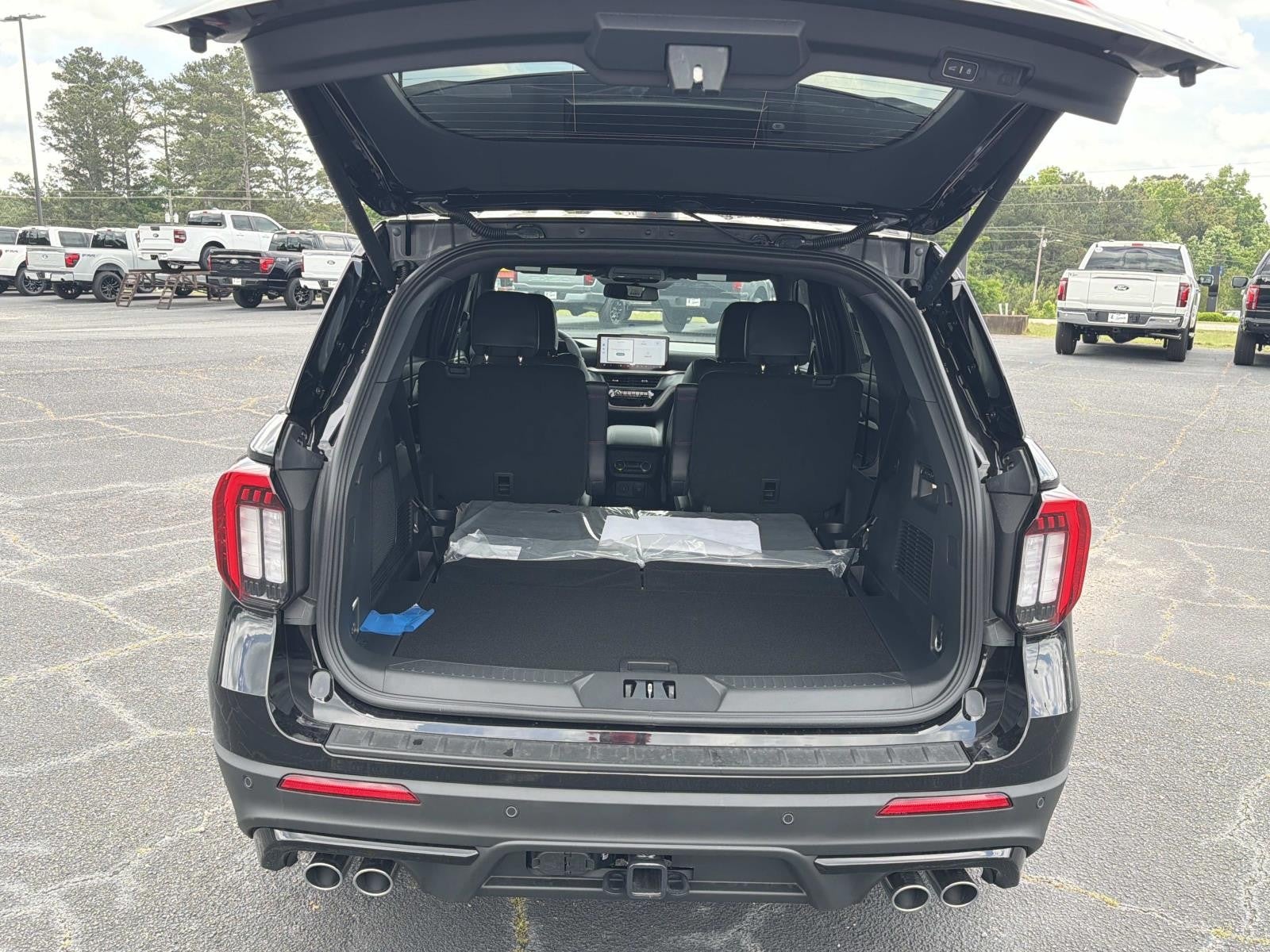 2026 Ford Explorer ST RWD