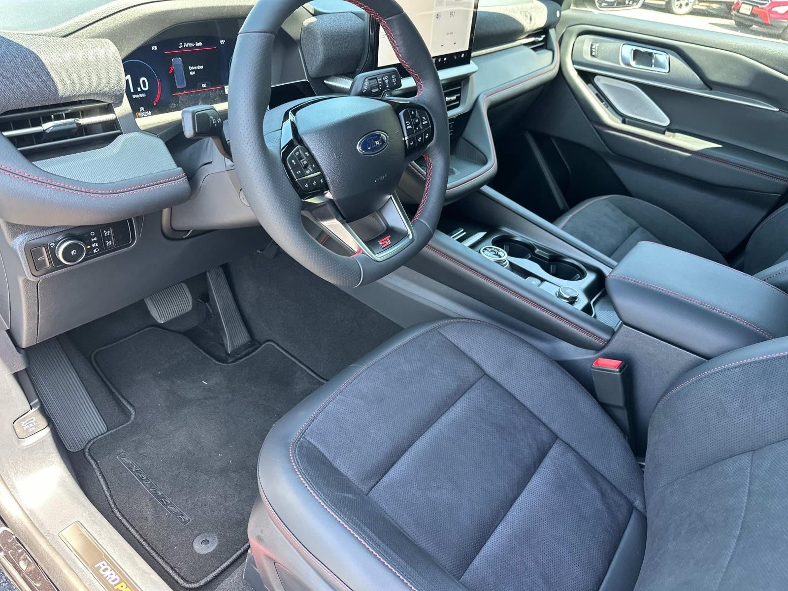 2025 Ford Explorer ST RWD