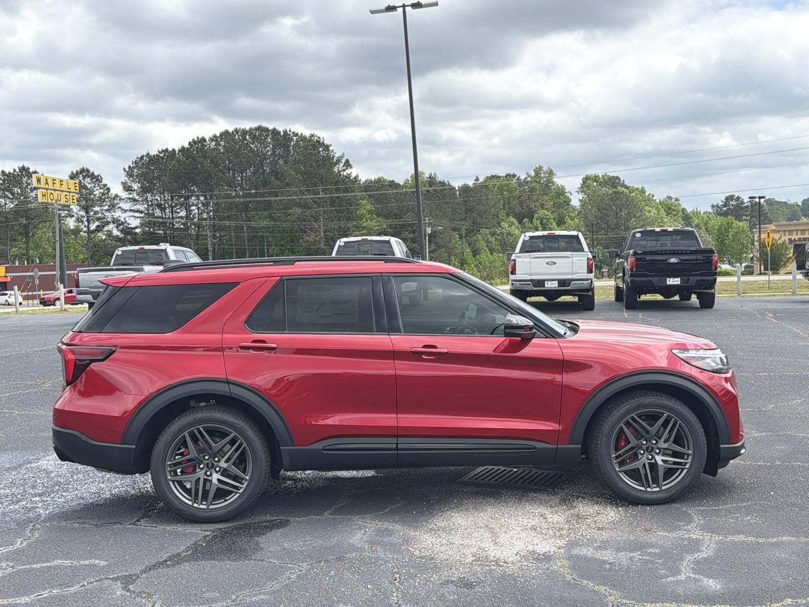 2026 Ford Explorer ST 4WD