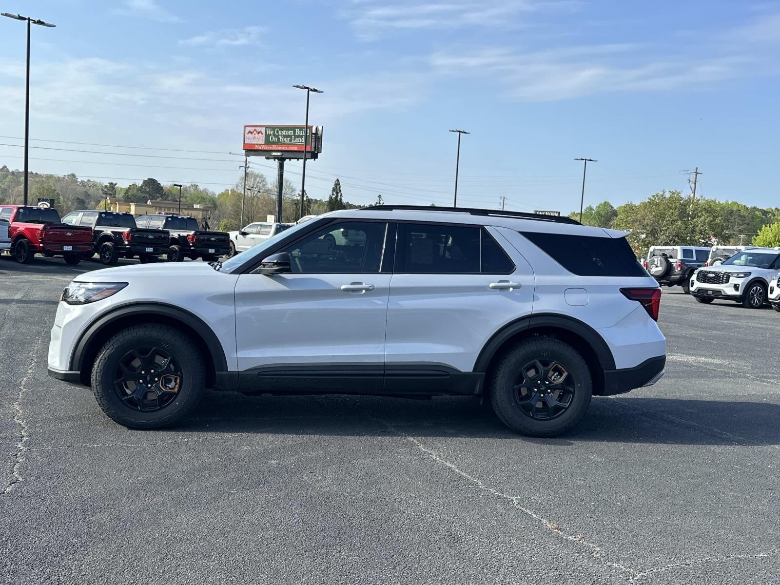 2026 Ford Explorer TREMOR 4WD