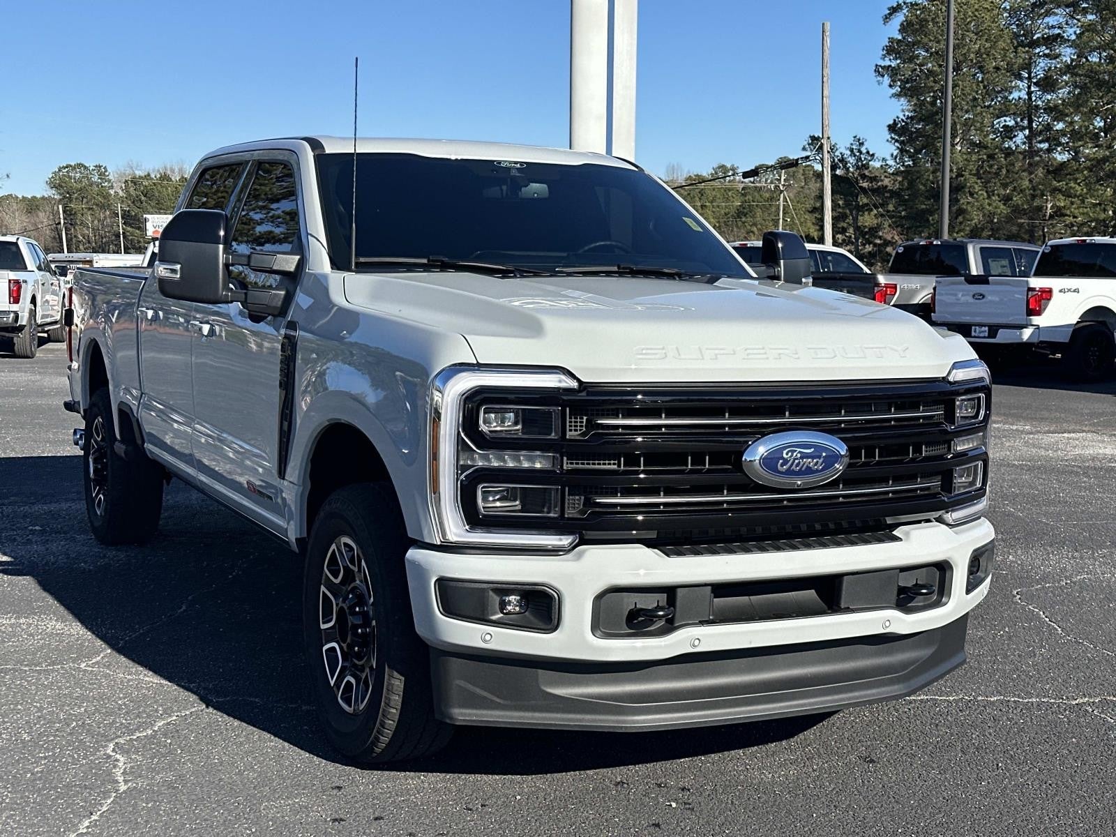 2025 Ford Super Duty F-250 SRW Platinum