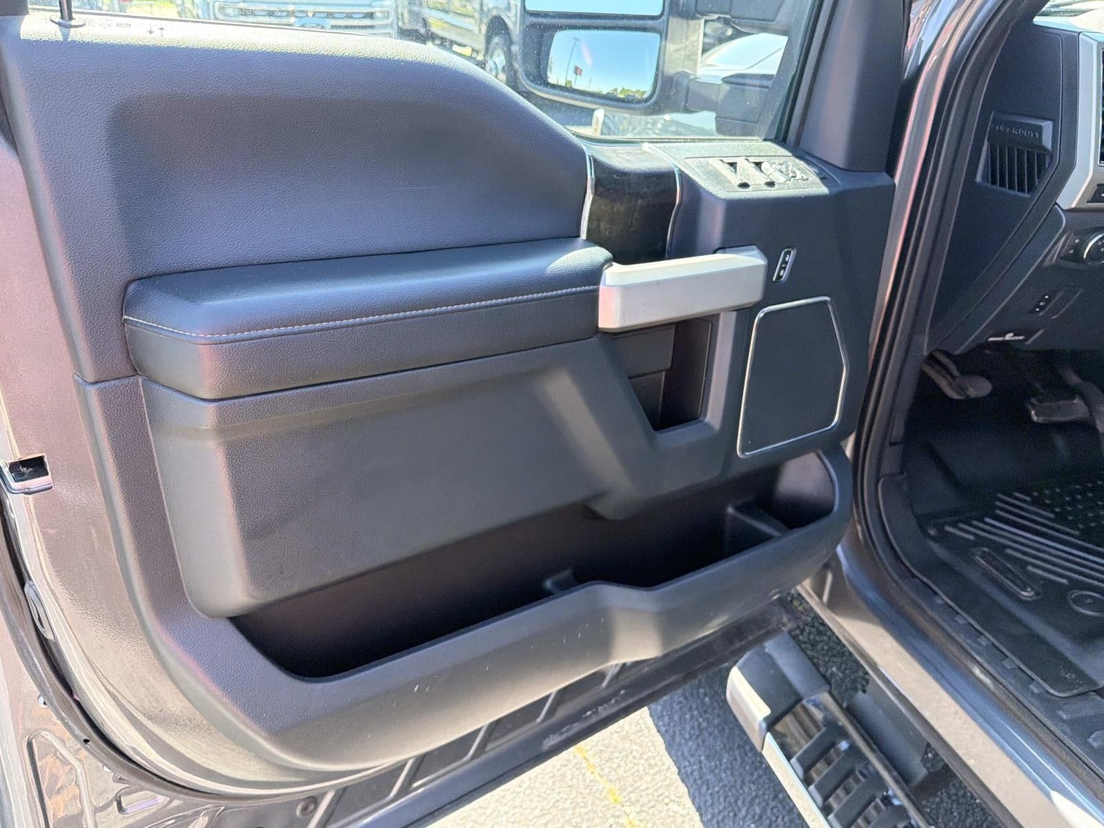 2022 Ford Super Duty F-250 SRW LARIAT