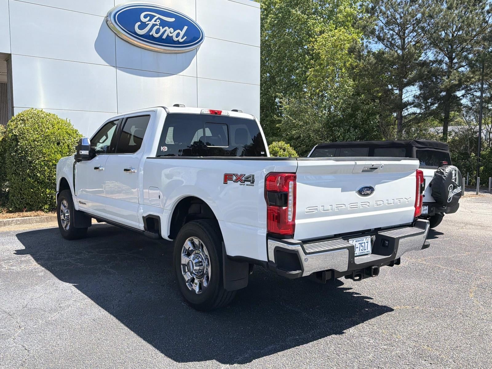 2023 Ford Super Duty F-350 SRW LARIAT