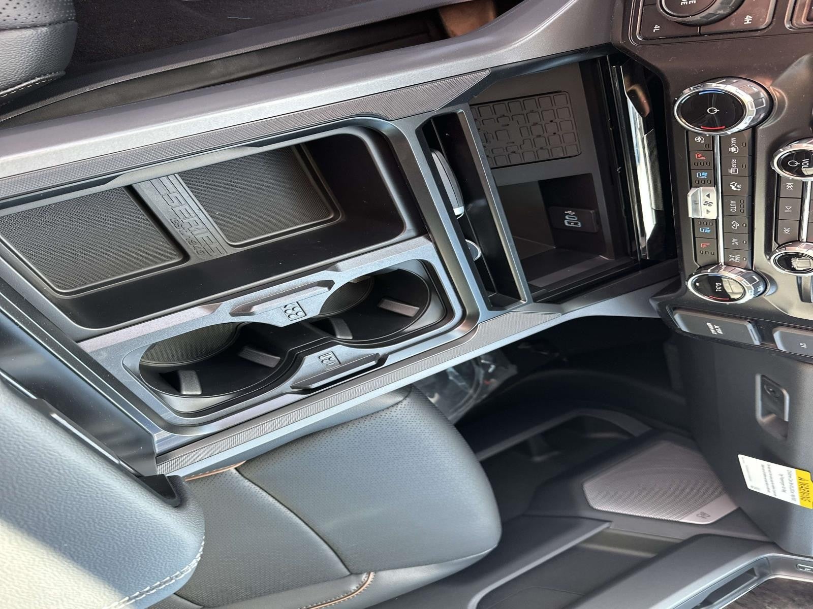 2026 Ford Super Duty F-350 SRW LARIAT 4WD CREW CAB 6.75'