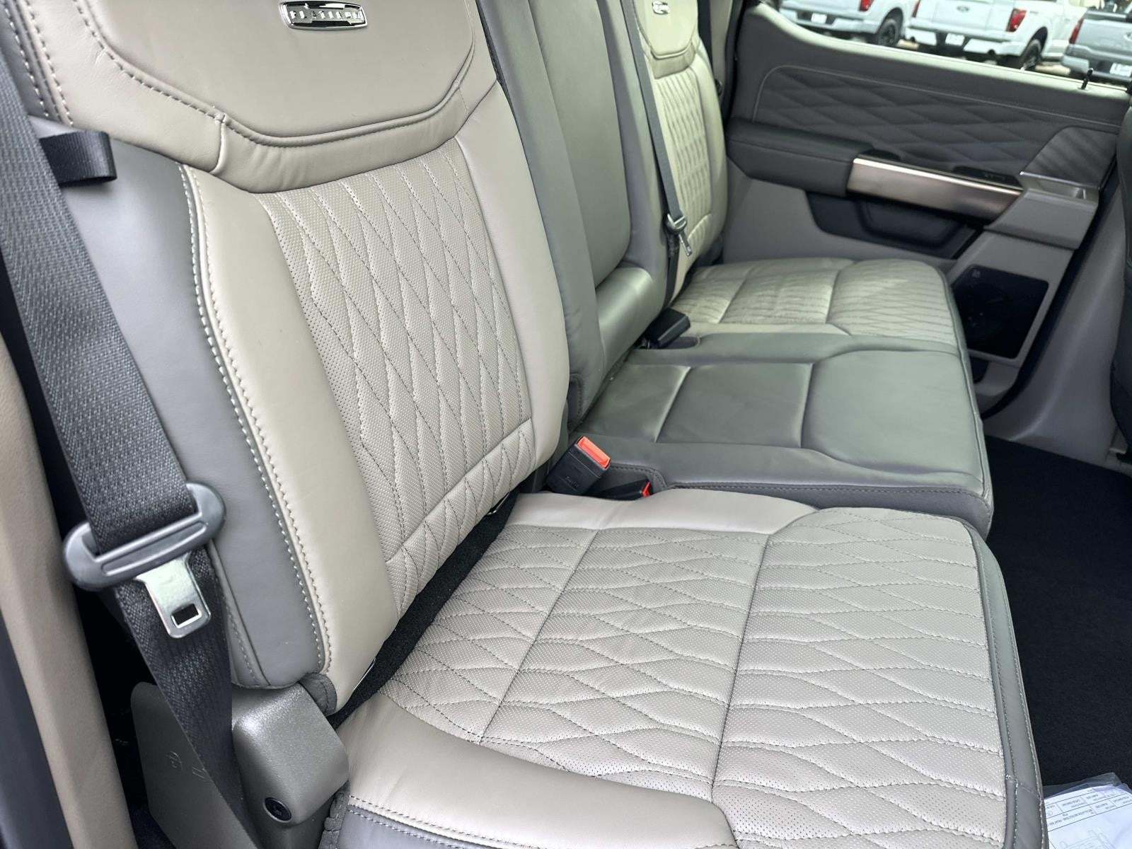 2026 Ford Super Duty F-350 DRW PLATINUM 4WD CREW CAB 8'