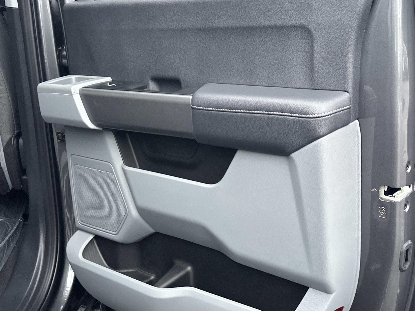 2026 Ford Super Duty F-350 DRW XL 4WD CREW CAB 8' BOX