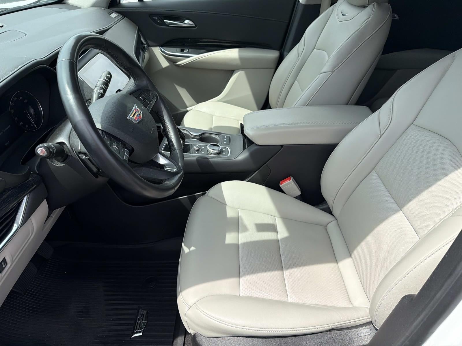 2023 Cadillac XT4 FWD Premium Luxury