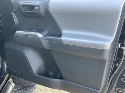 2022 Toyota Tacoma 4WD SR5