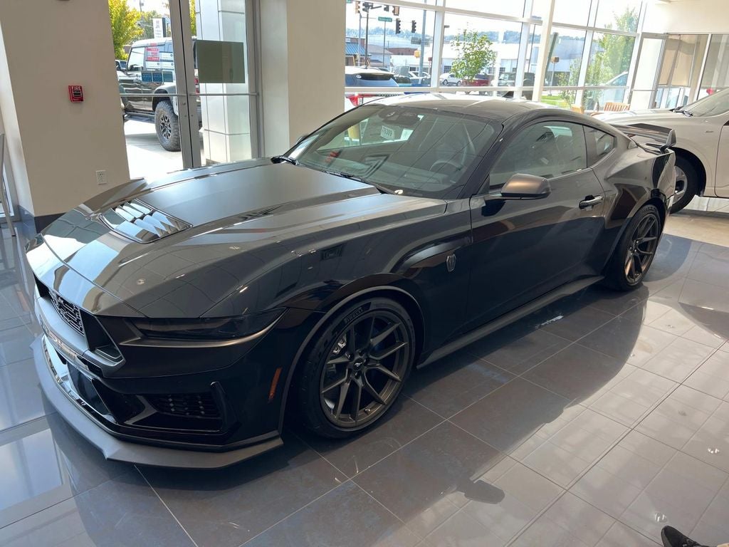 2025 Ford Mustang Dark Horse