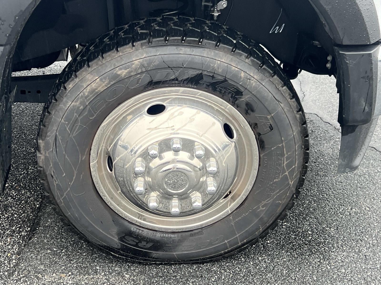 2024 Ford Super Duty F-550 DRW XLT 4WD REG CAB 169 WB 8