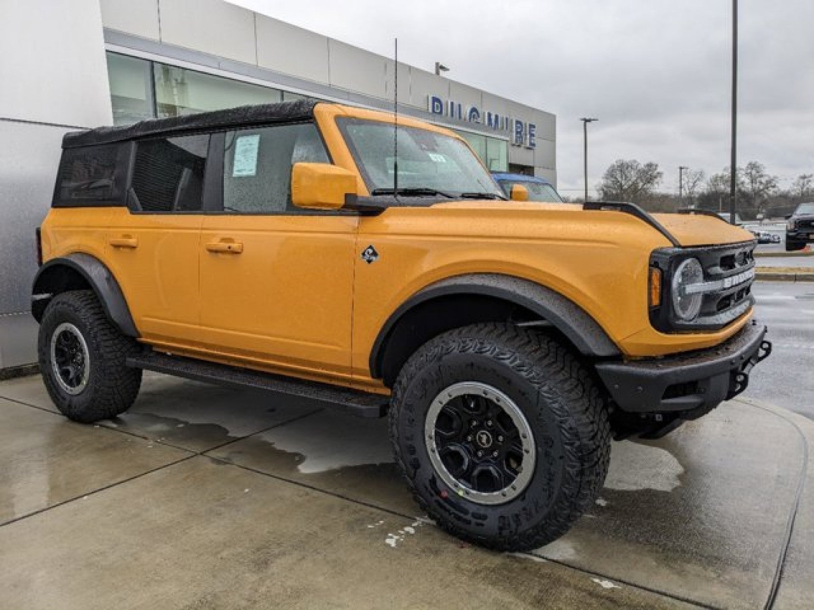 2022 Ford Bronco OUTER BANKS 4 DOOR ADVANC