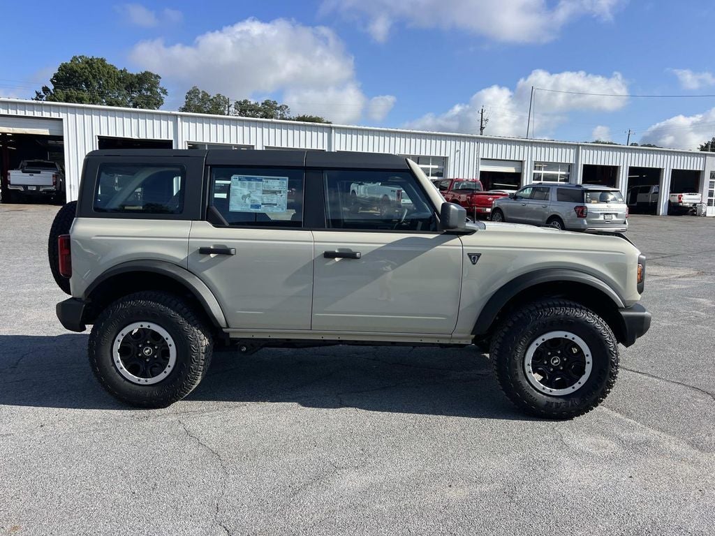 2025 Ford Bronco Base