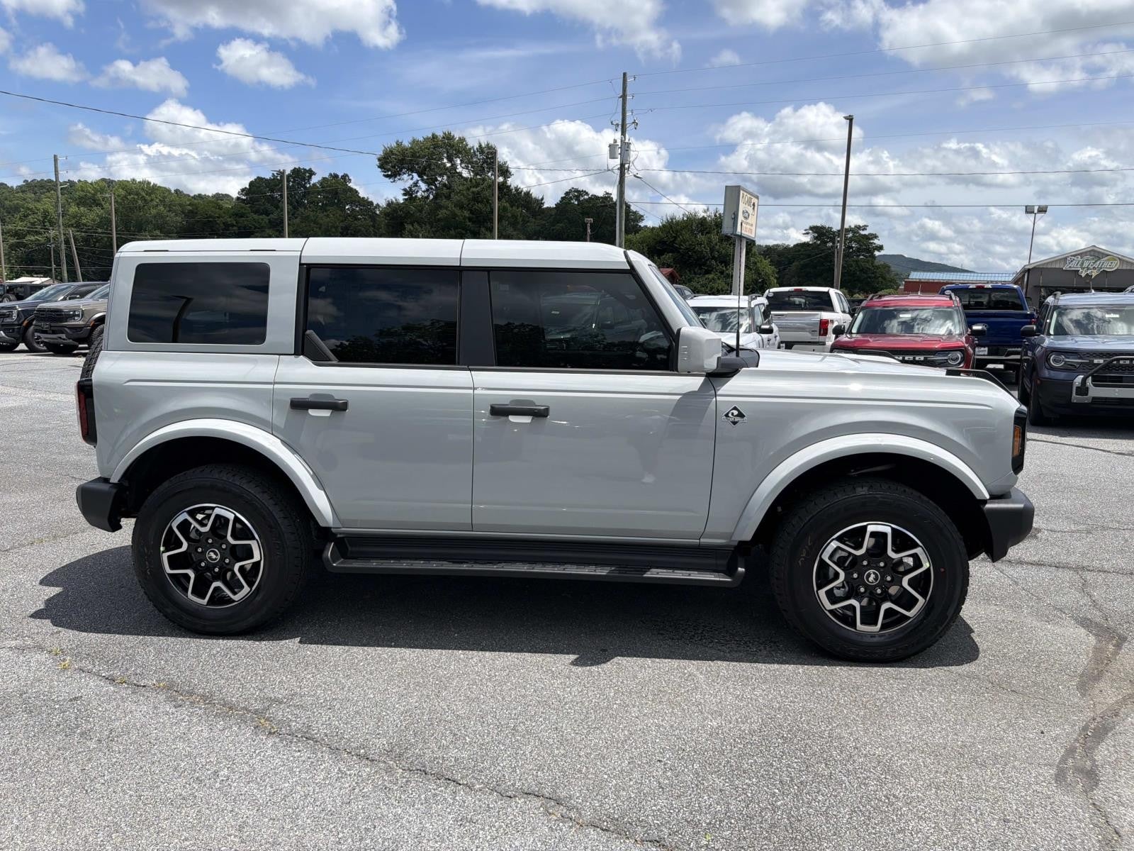 2026 Ford Bronco OUTER BANKS 4 DOOR 4X4