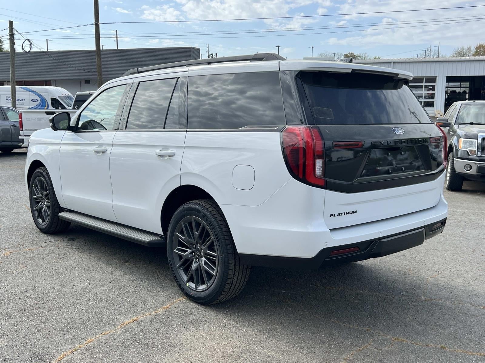 2026 Ford Expedition PLATINUM 4X4