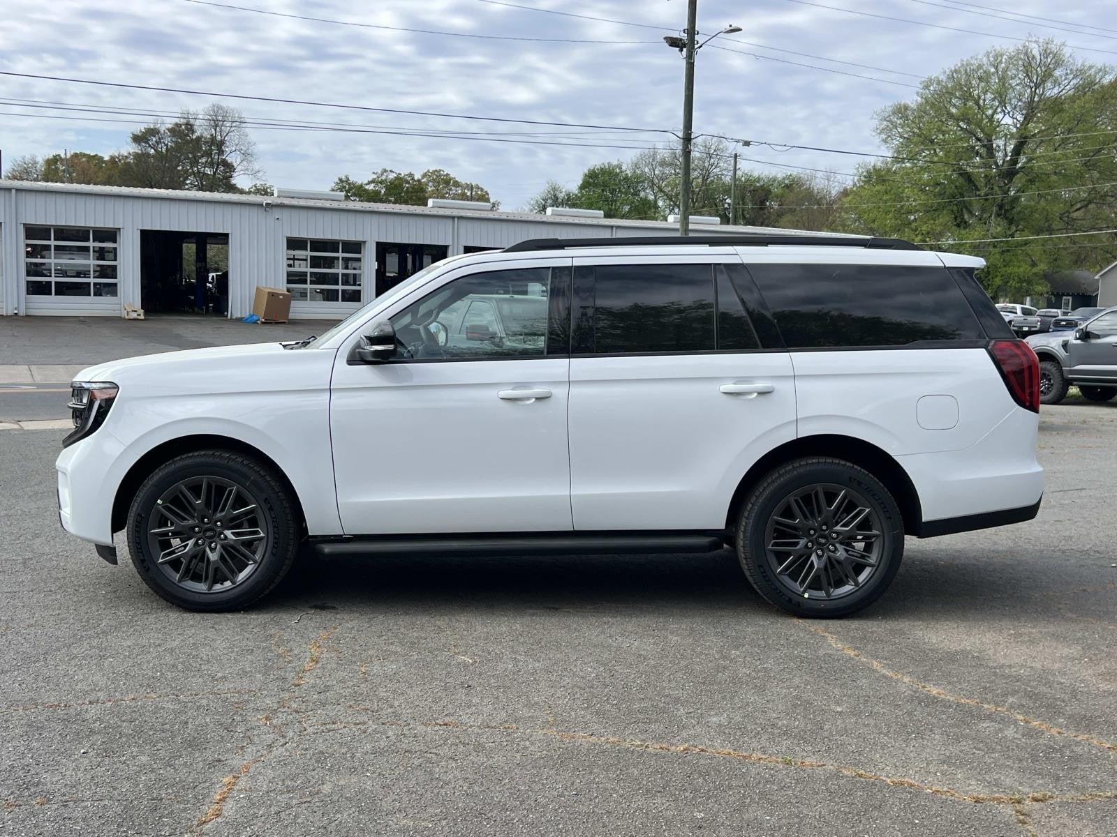 2026 Ford Expedition PLATINUM 4X4