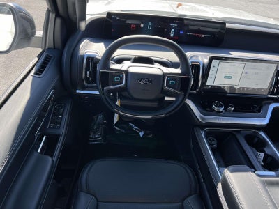 2025 Ford Expedition PLATINUM 4X4