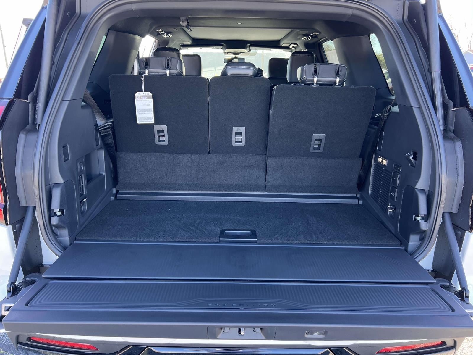 2025 Ford Expedition PLATINUM 4X4