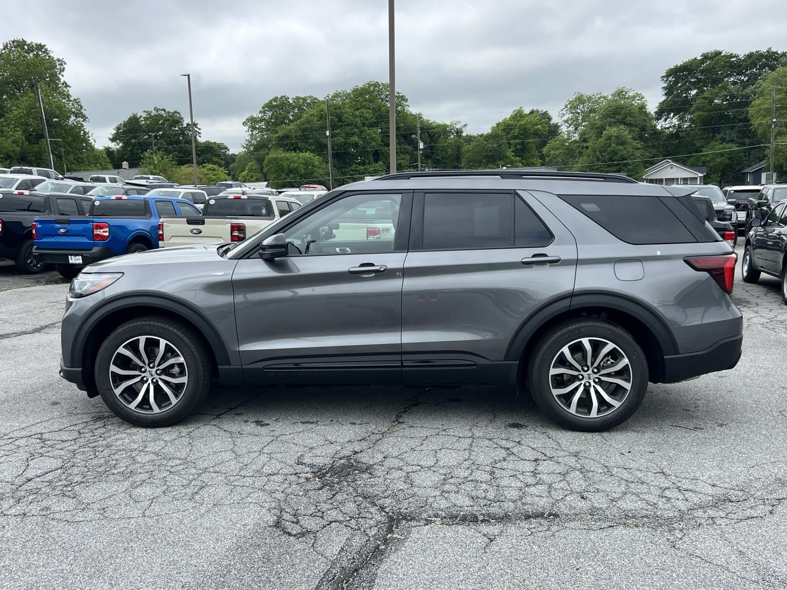 2026 Ford Explorer ST-LINE RWD