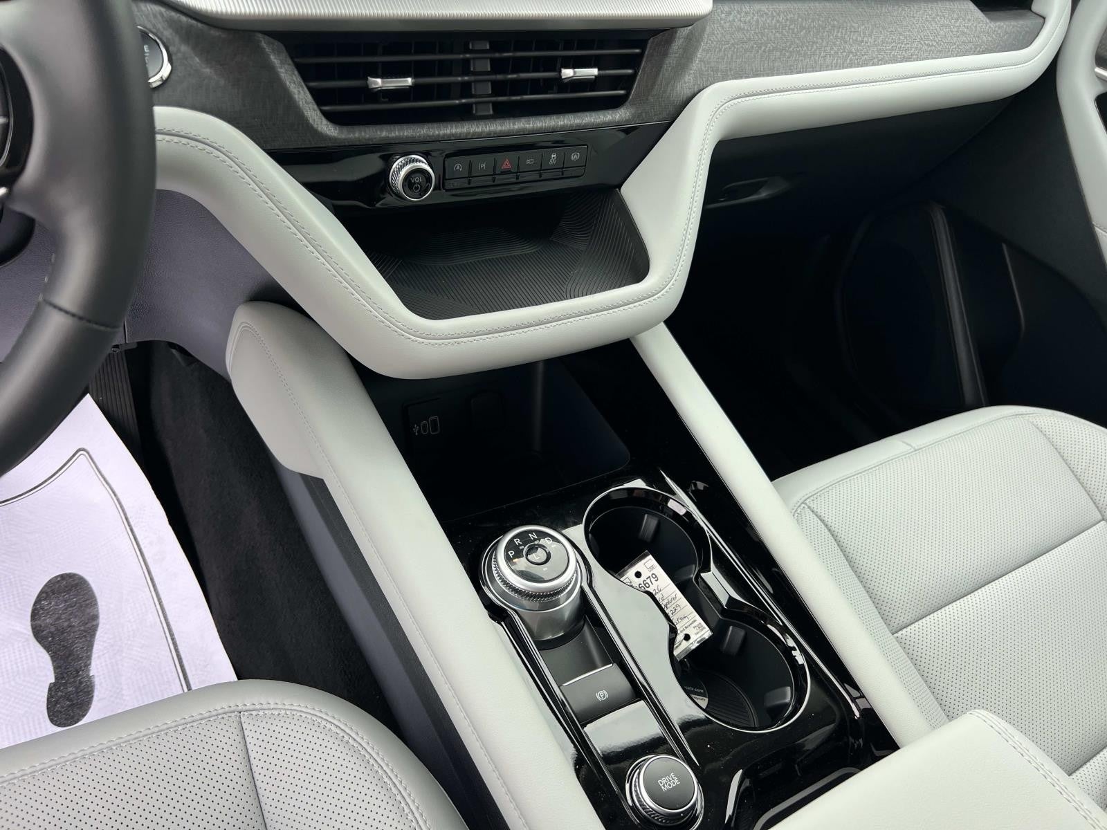 2026 Ford Explorer PLATINUM 4WD