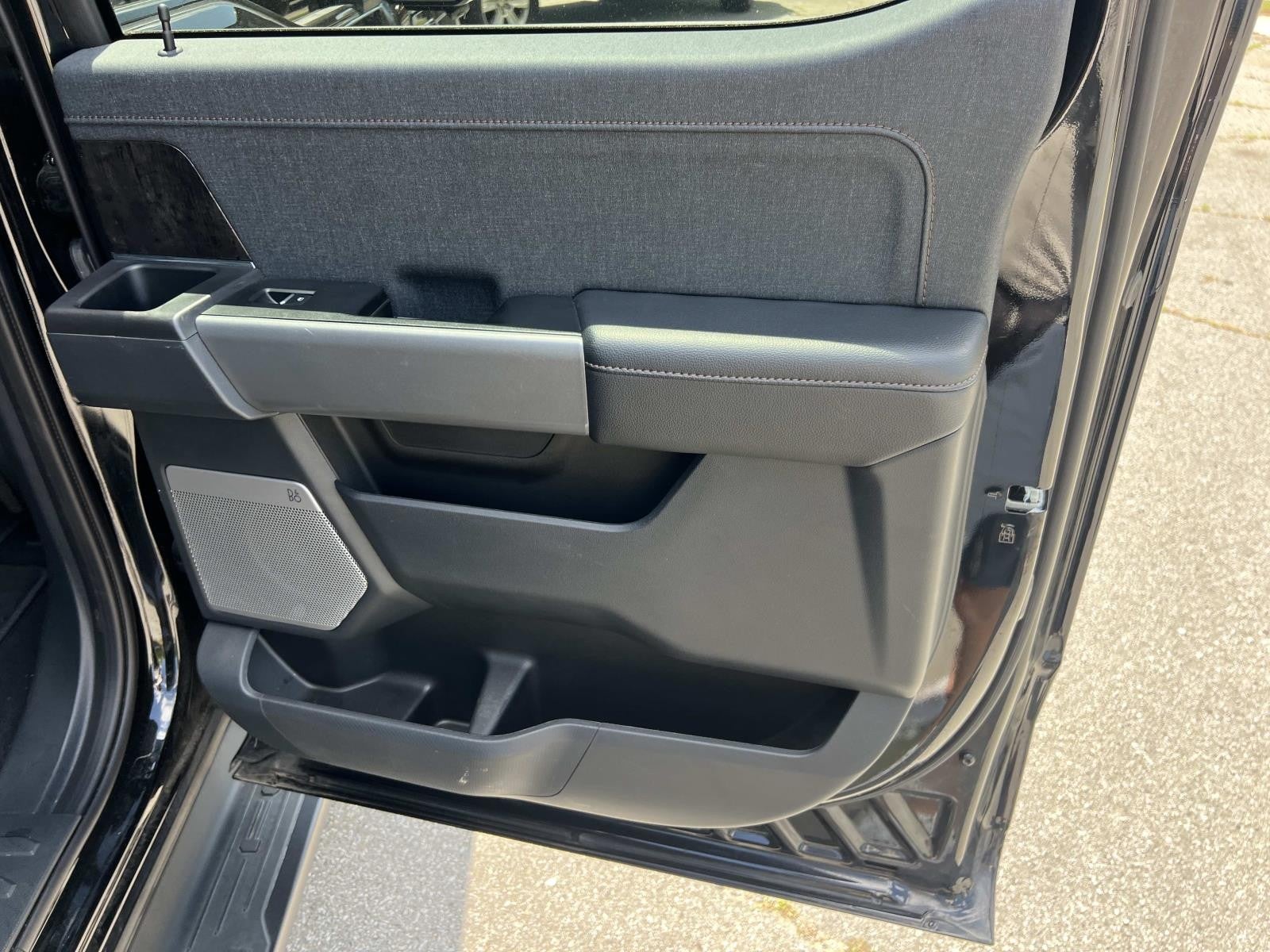 2023 Ford F-150 Lightning LARIAT