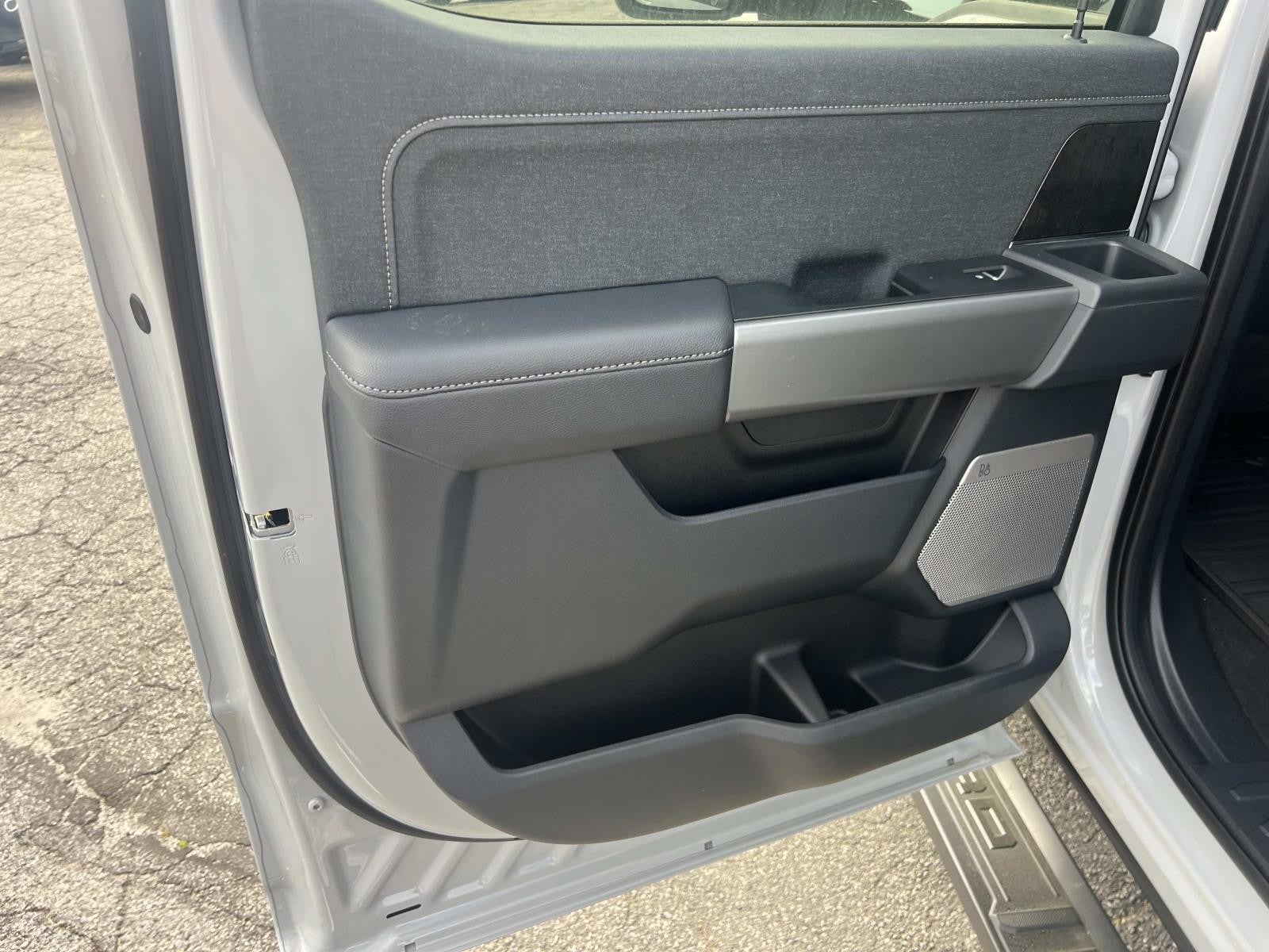 2026 Ford Super Duty F-250 SRW LARIAT 4WD CREW CAB 6.75'