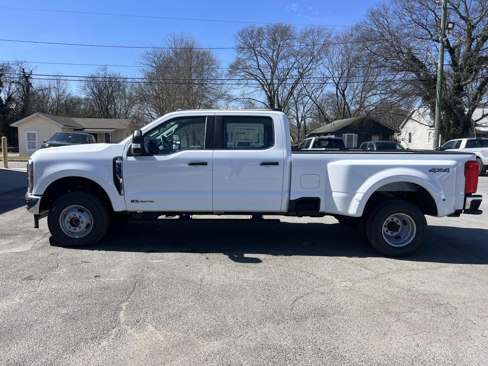 2026 Ford Super Duty F-350 DRW XL 4WD CREW CAB 8' BOX