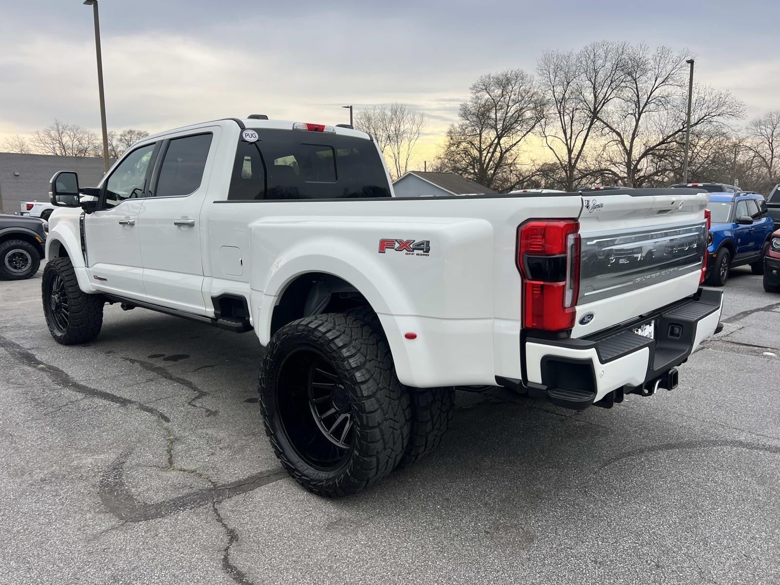 2026 Ford Super Duty F-450 DRW PLATINUM 4WD CREW CAB 8'