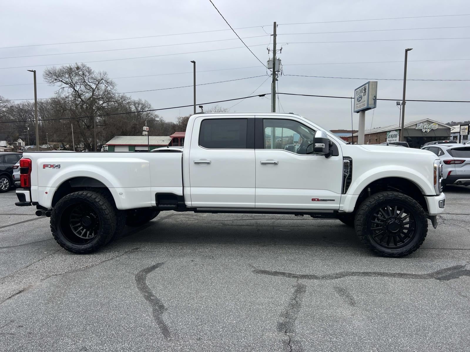 2026 Ford Super Duty F-450 DRW PLATINUM 4WD CREW CAB 8'