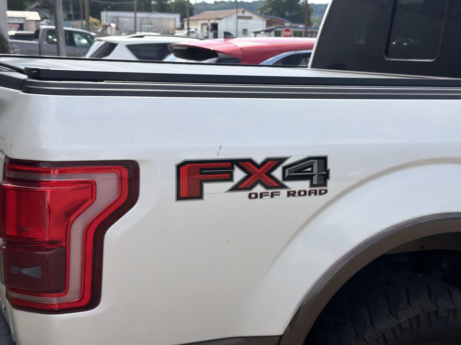 2016 Ford F-150 4WD SUPERCREW 145 LARIAT