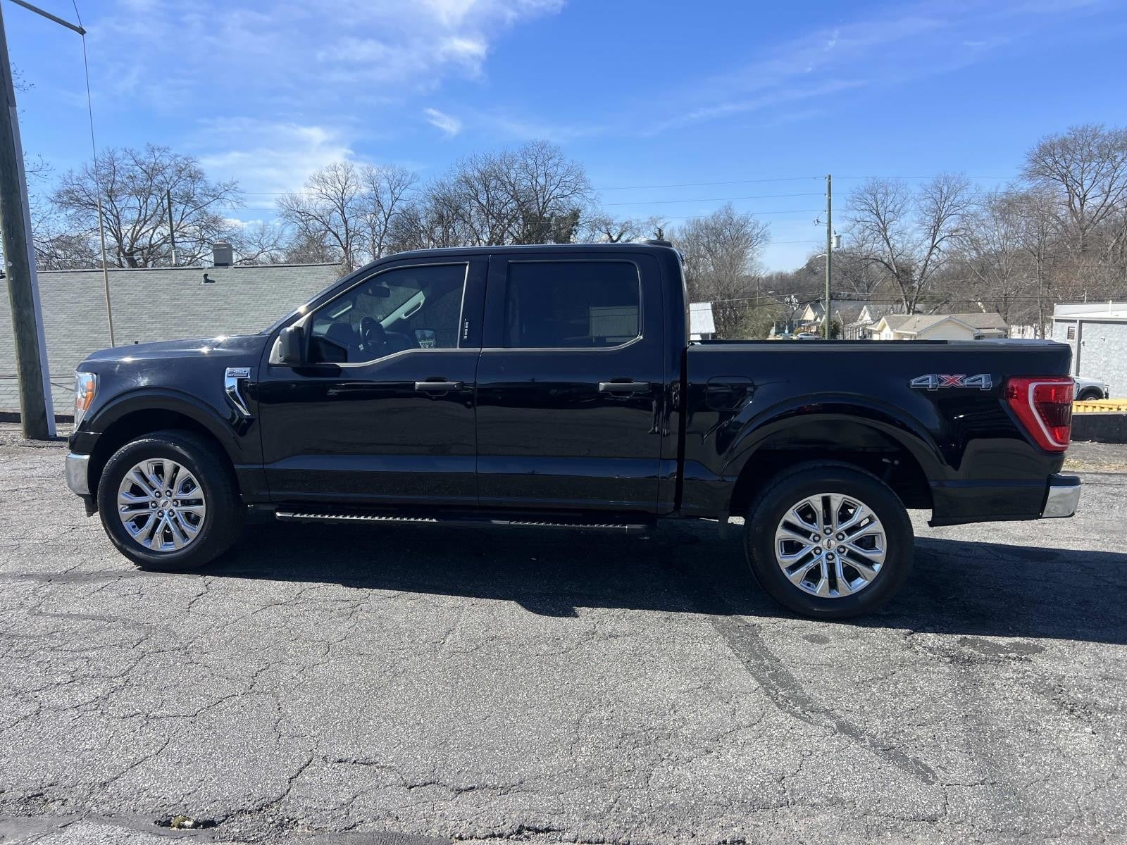 2022 Ford F-150 XLT 4WD SUPERCREW 5.5' BO