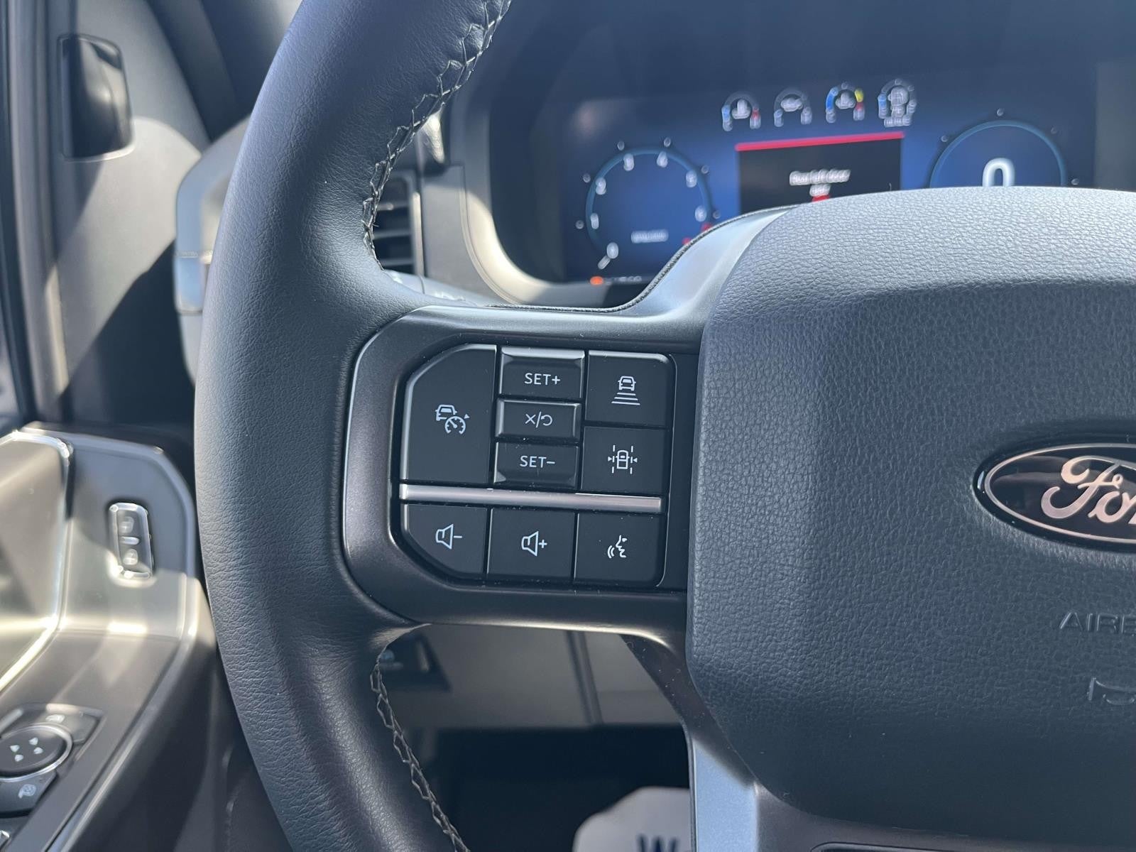 2024 Ford F-150 XLT 4WD SUPERCREW 5.5'