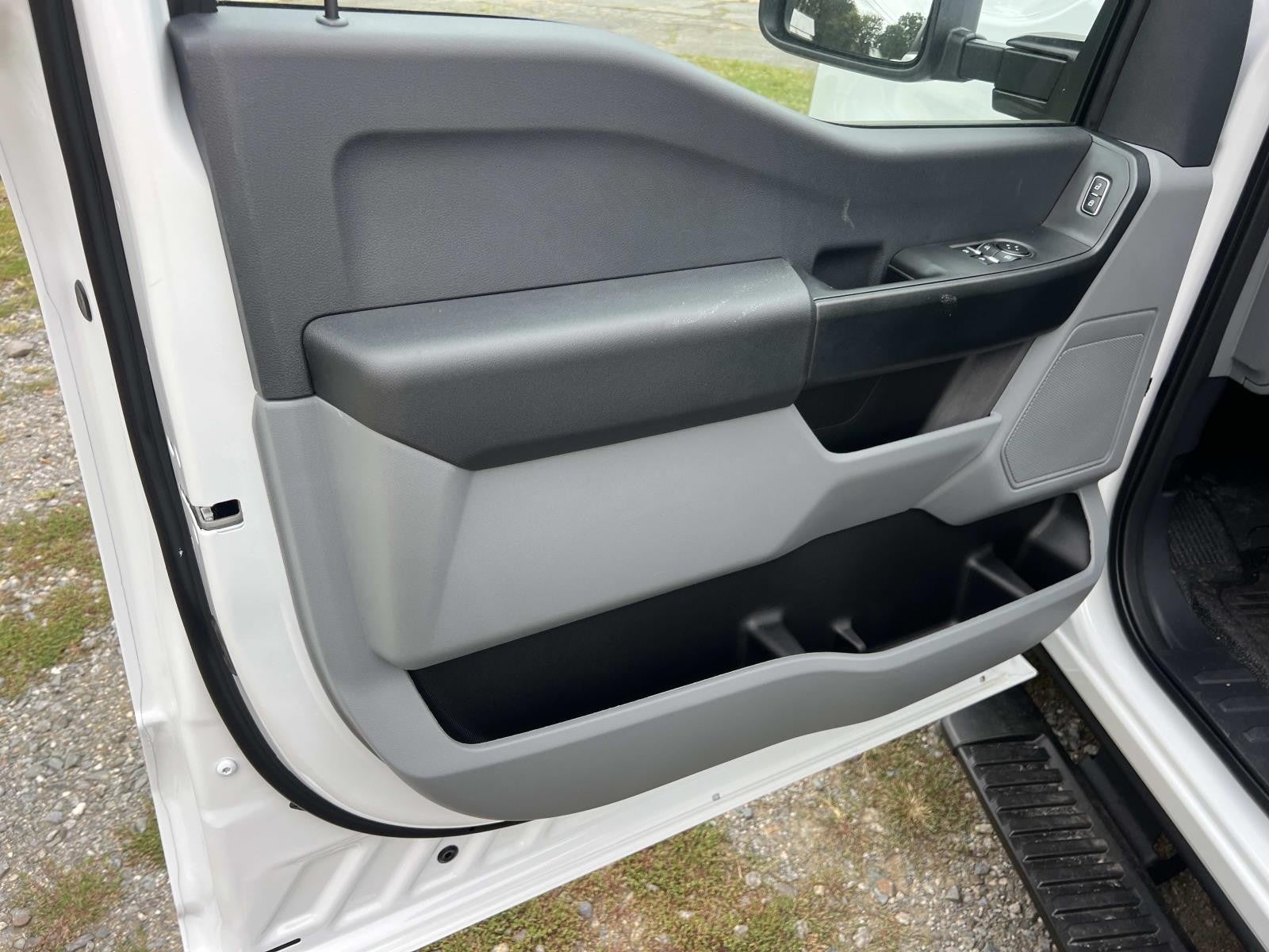 2026 Ford Super Duty F-350 SRW XL 2WD REG CAB 8' BOX