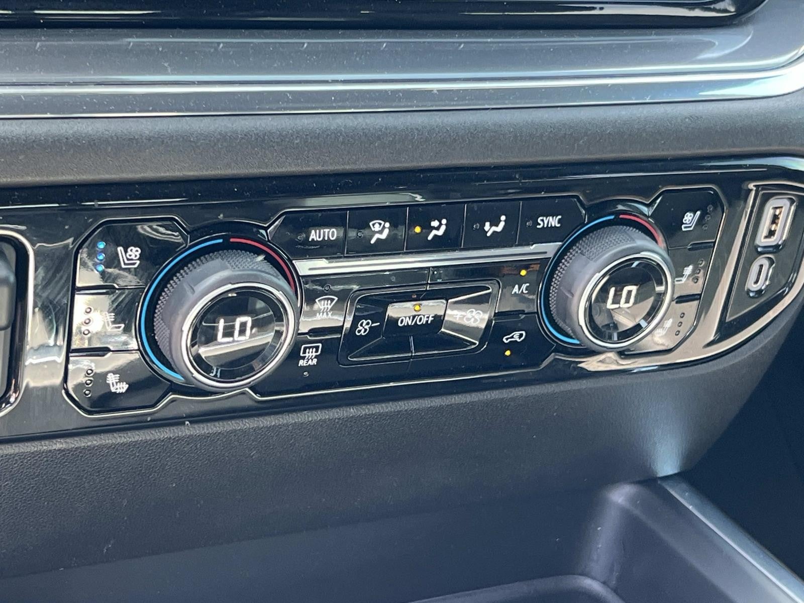 2024 Chevrolet Silverado 3500HD High Country