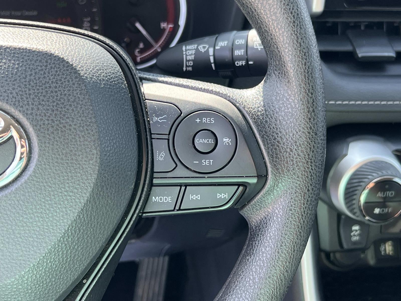 2023 Toyota RAV4 XLE FWD