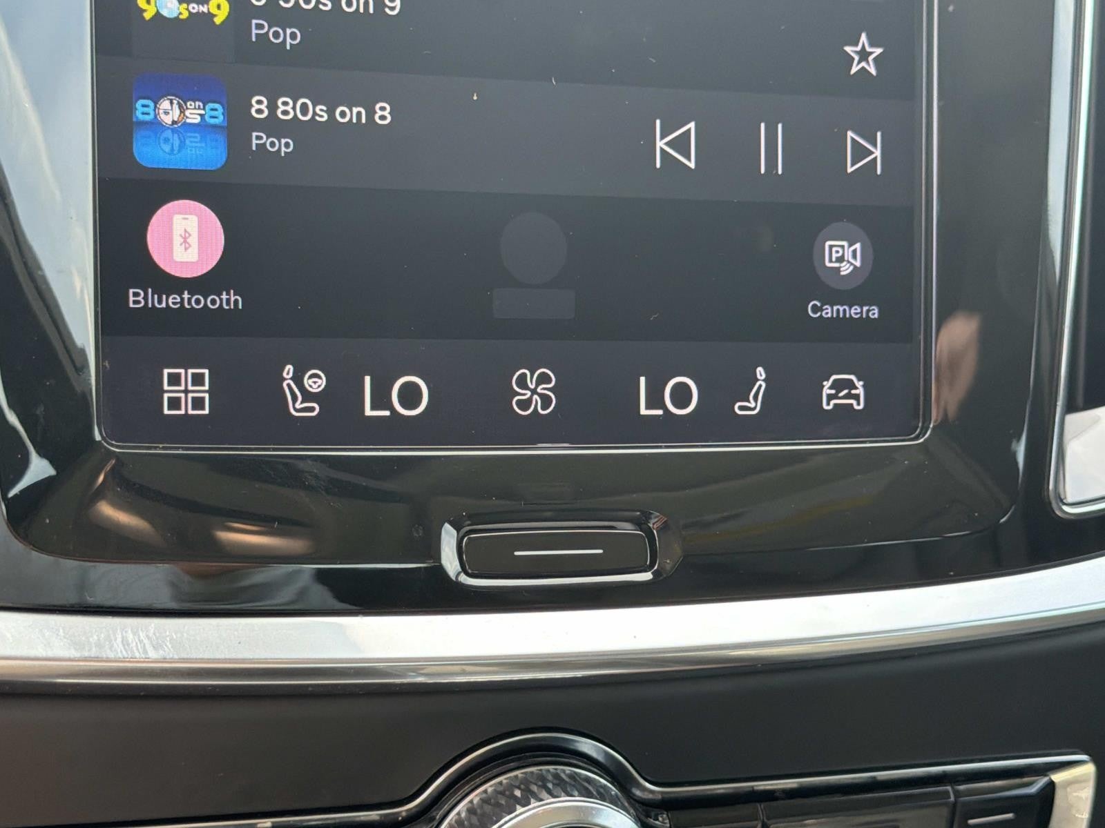 2024 Volvo S60 Plus Dark Theme