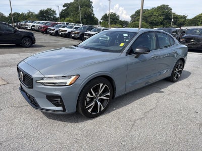 2024 Volvo S60 Plus Dark Theme