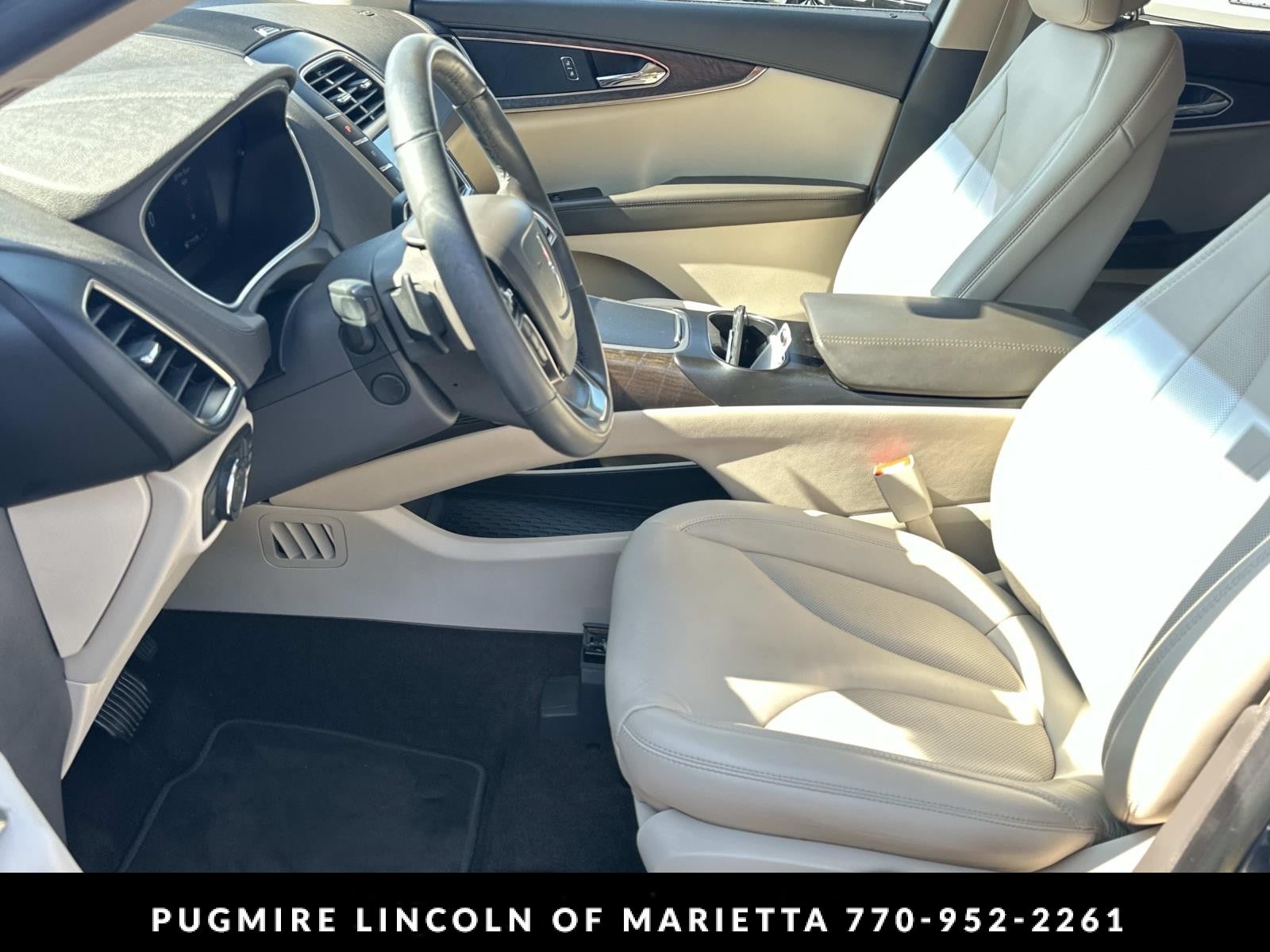 2019 Lincoln Nautilus Select