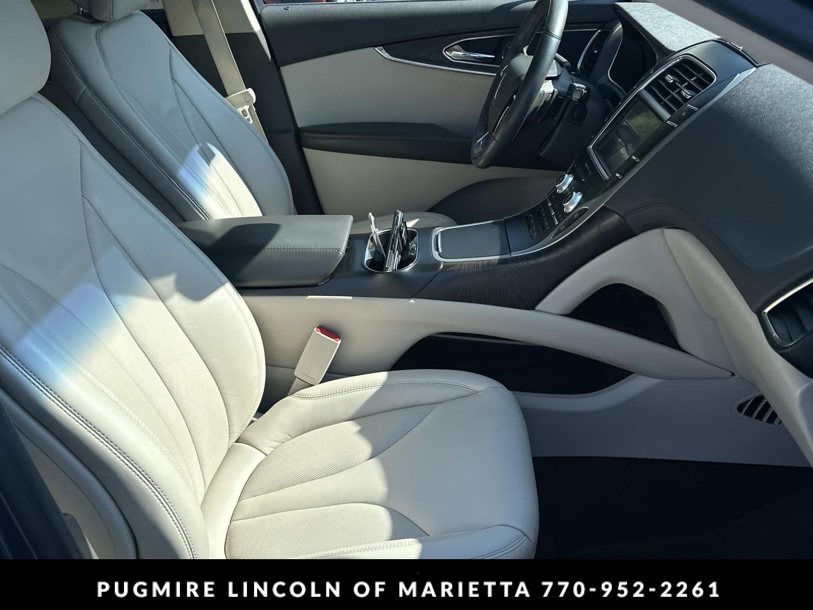 2019 Lincoln Nautilus Select
