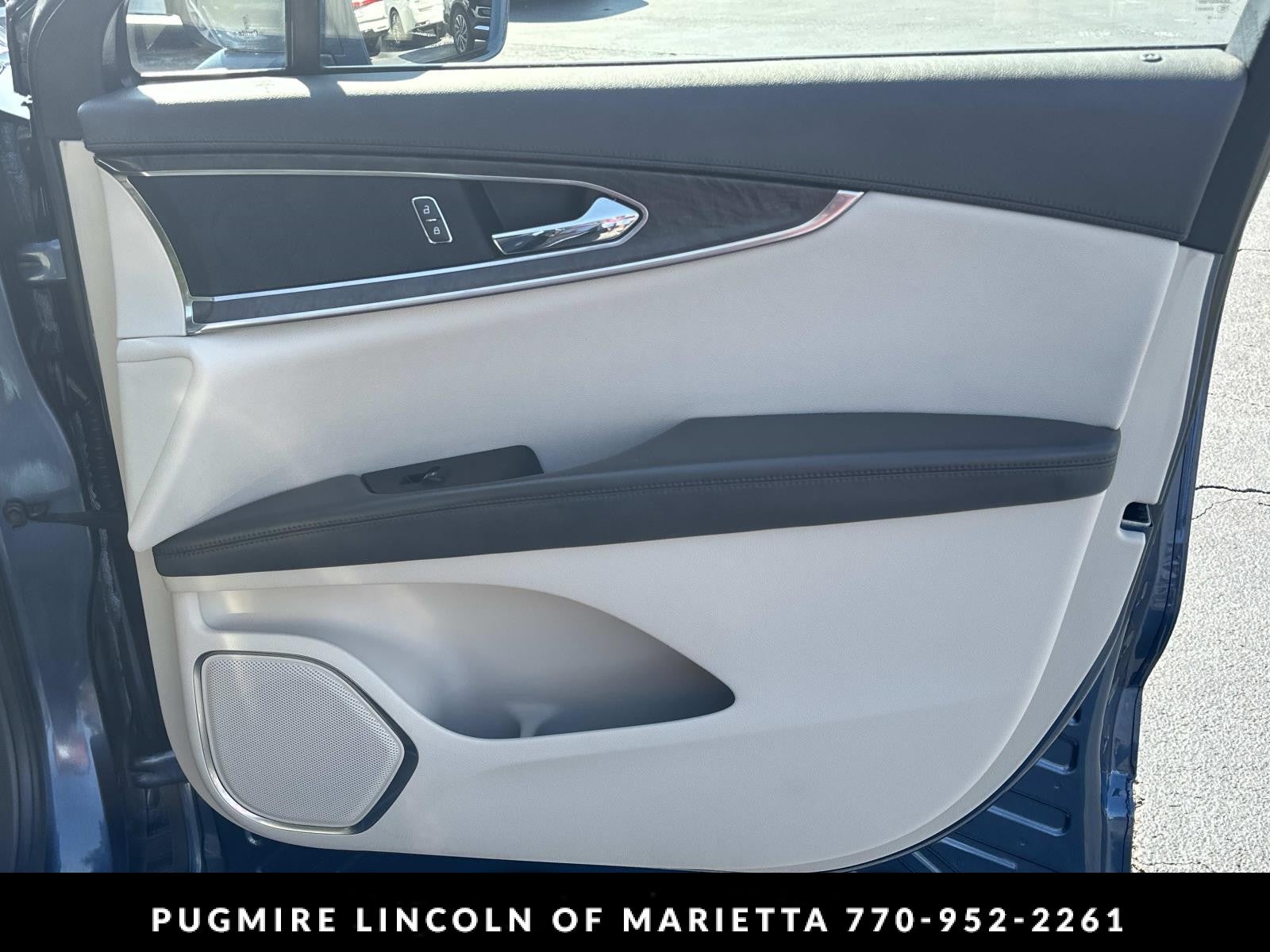 2019 Lincoln Nautilus Select